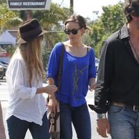 Olivia Wilde goes for lunch with friends in Los Feliz | Picture 64465